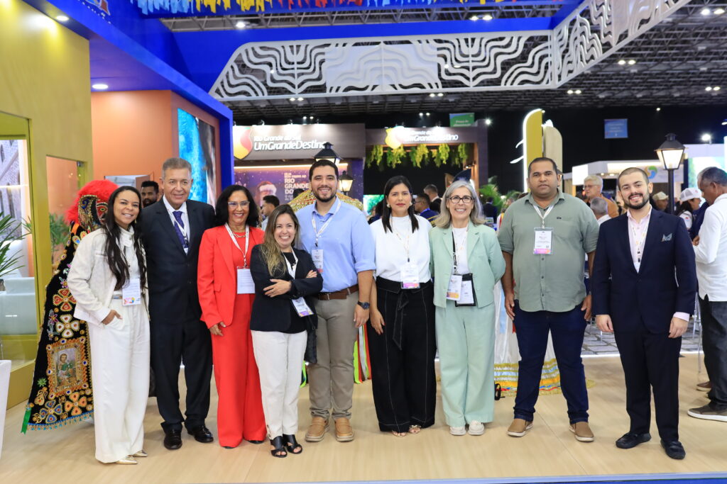 Vinicius destaca atrativos turísticos de Barreirinhas na ABAV Expo